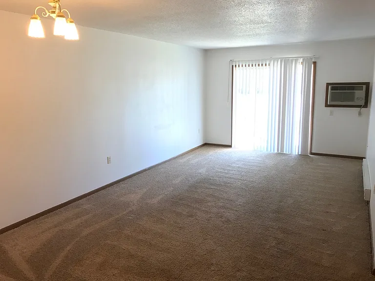 Silver Lake Rentals — Photo 7