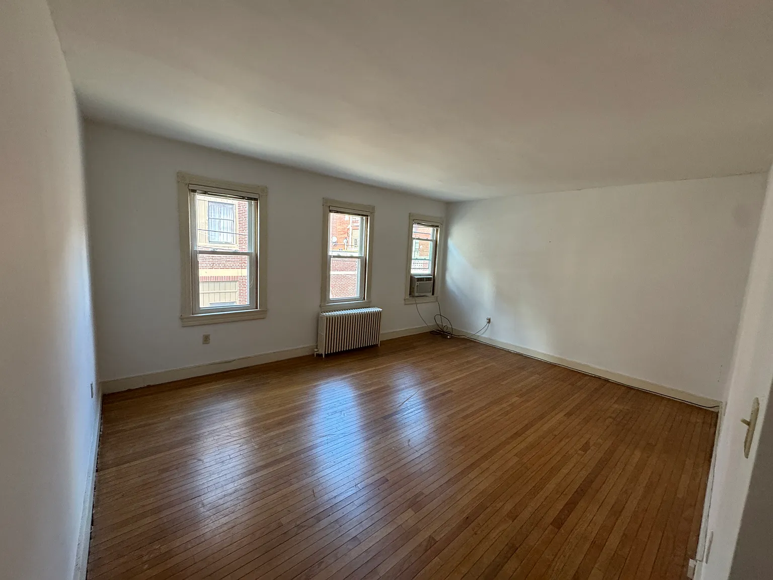 2 bed, 1200 sqft, $1,300 — Photo 3