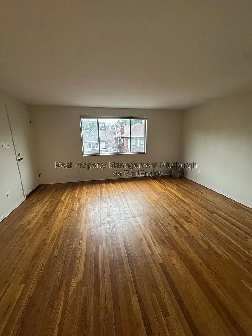 3 bed, 2.0 bath, 1773 sqft, $1,350 — Photo 3