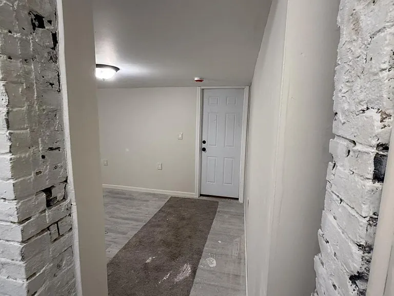 27 South St — Photo 11