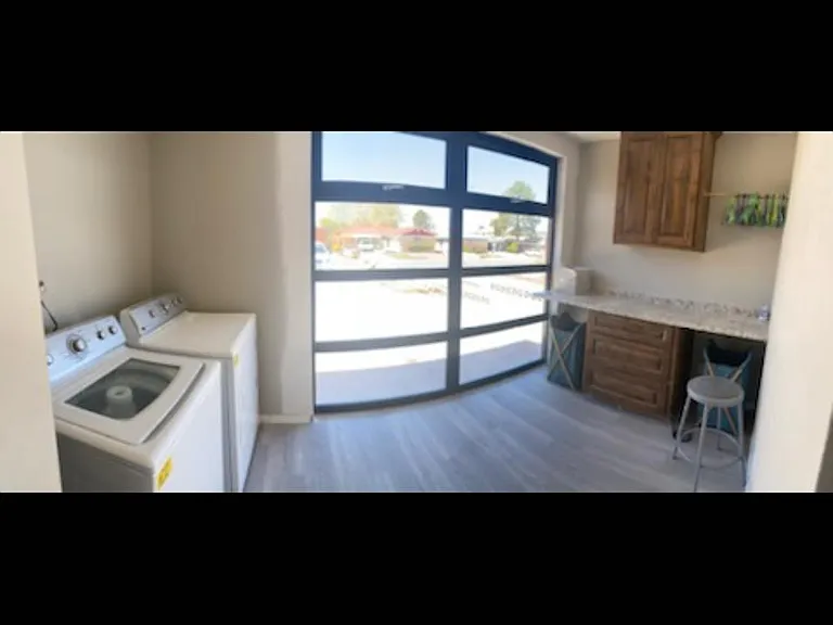 1504 Arizona St NE — Photo 15