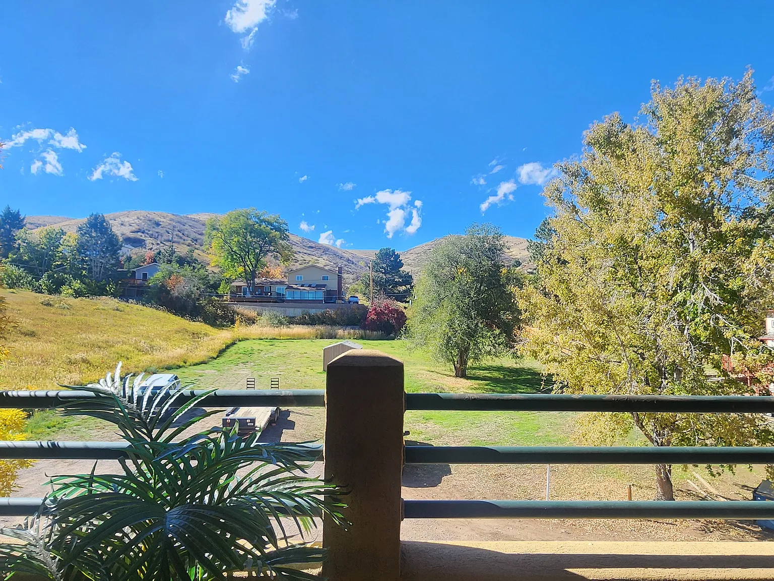 1 bed, 1600 sqft, $2,200 — Photo 2
