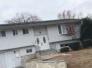 1009 Commack Rd, Dix Hills, NY 11746