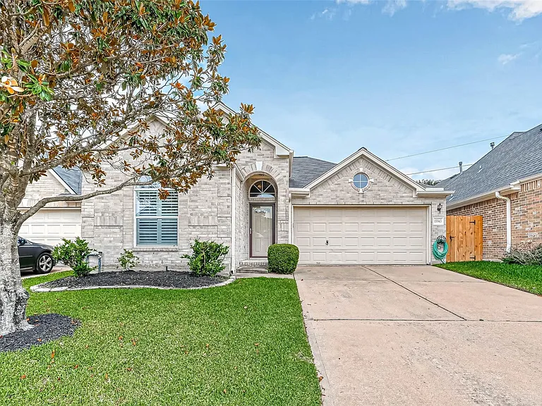 15943 Pleasant Green Cir — Photo 3