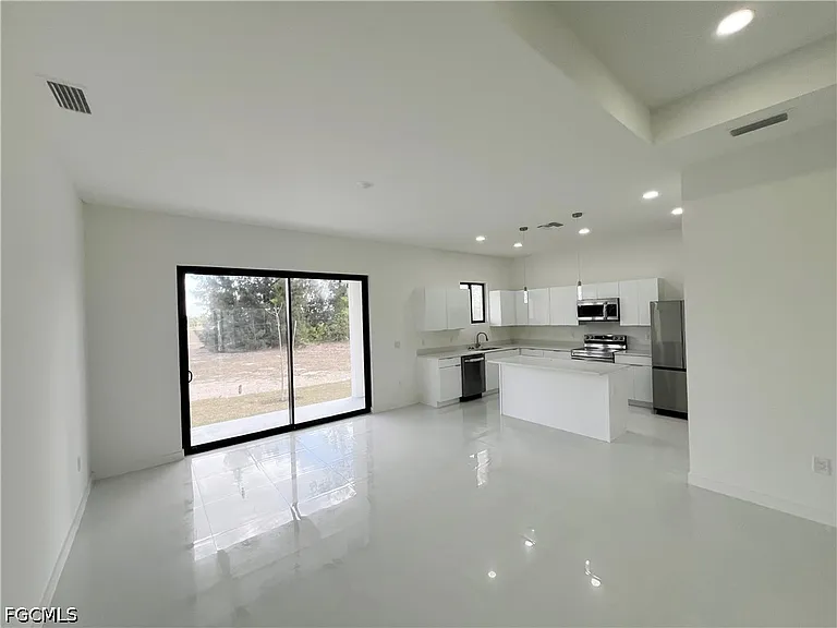2113 NW 41st Ave — Photo 7