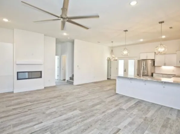 2714 SW Livingston Sq #1, Bentonville, AR 72713