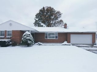 338 Robin Hood Ln, Troy, OH 45373