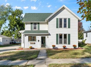 956 9th St, Marion, IA 52302