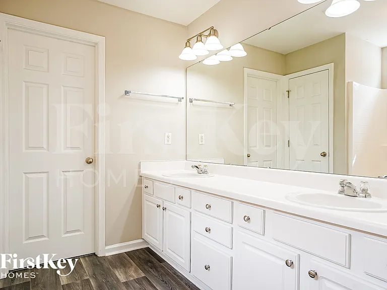 5048 Babbling Brook Dr — Photo 13