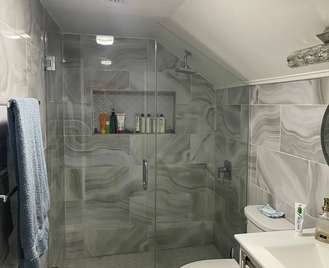 4 bed, 4.5 bath, 4200 sqft, $7,000 — Photo 2