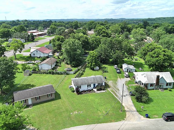 2nd image of 618 Coble Cir