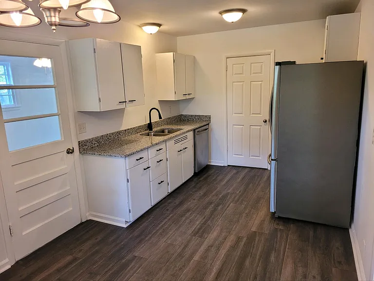 910 Mitchell Rd — Photo 3