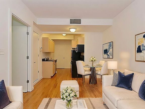 3rd image of 528 E 6th St #1F