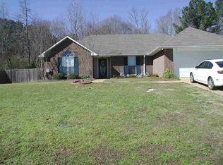 541 Eaglewood Dr, Florence, MS 39073