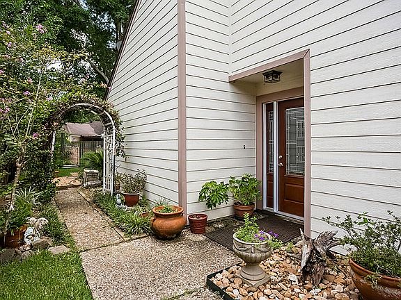 2nd image of 4042 Heathersage Dr