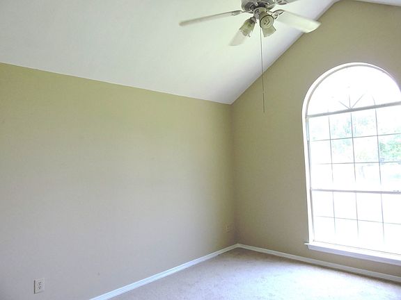 3rd image of 309 Etta Ave