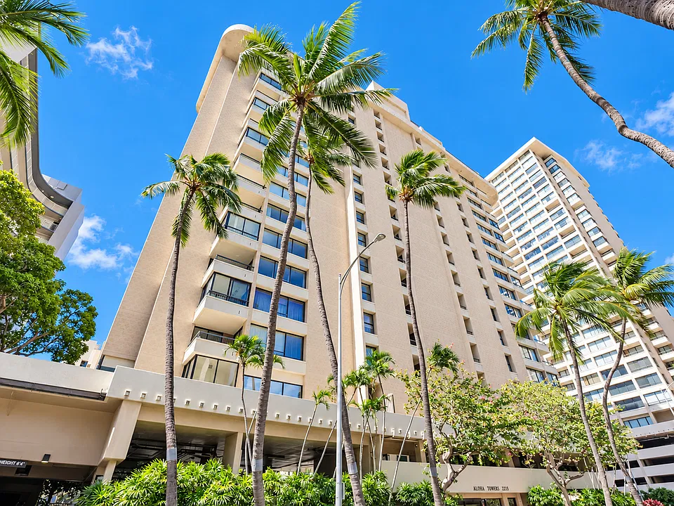 2215 Aloha Dr #16L-1