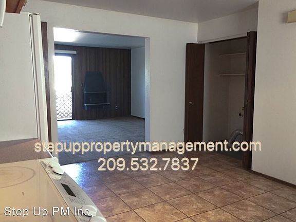 5th image of 222 Barretta St APT 1