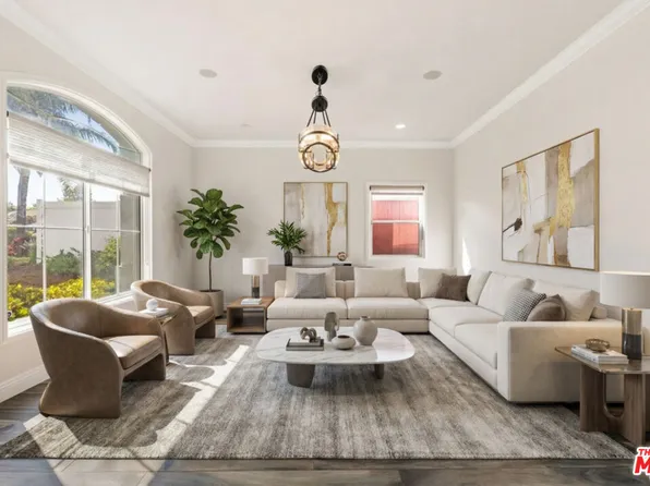 6221 Penfield Ave, Woodland Hills, CA 91367