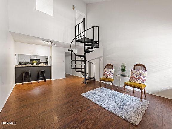 4th image of 300 Lozes Ave APT 1604