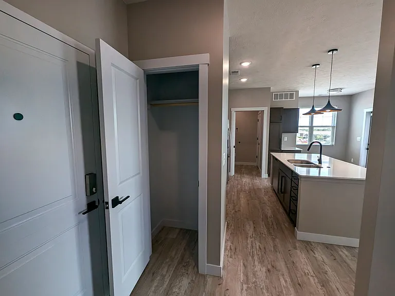 2404 Hudson Way — Photo 22