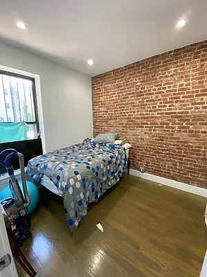 Rented by City Prime Commercial Realty  | media 12