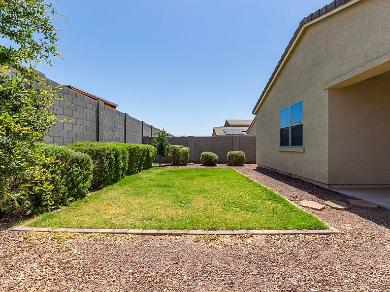 21398 W Holly St — Photo 30
