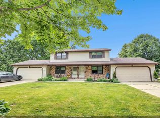 1152 Delray Dr, Green Bay, WI 54304