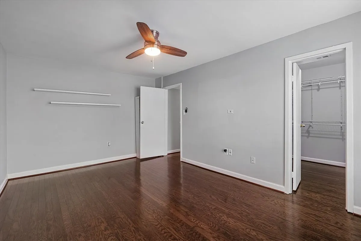 1 bed, 827 sqft, $1,900 — Photo 4