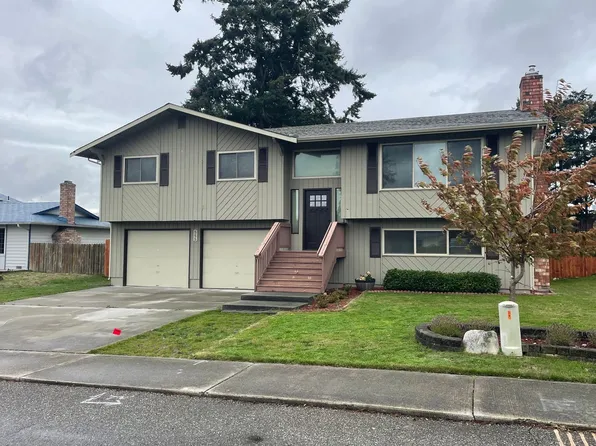 555 NW Fairhaven Dr, Oak Harbor, WA 98277