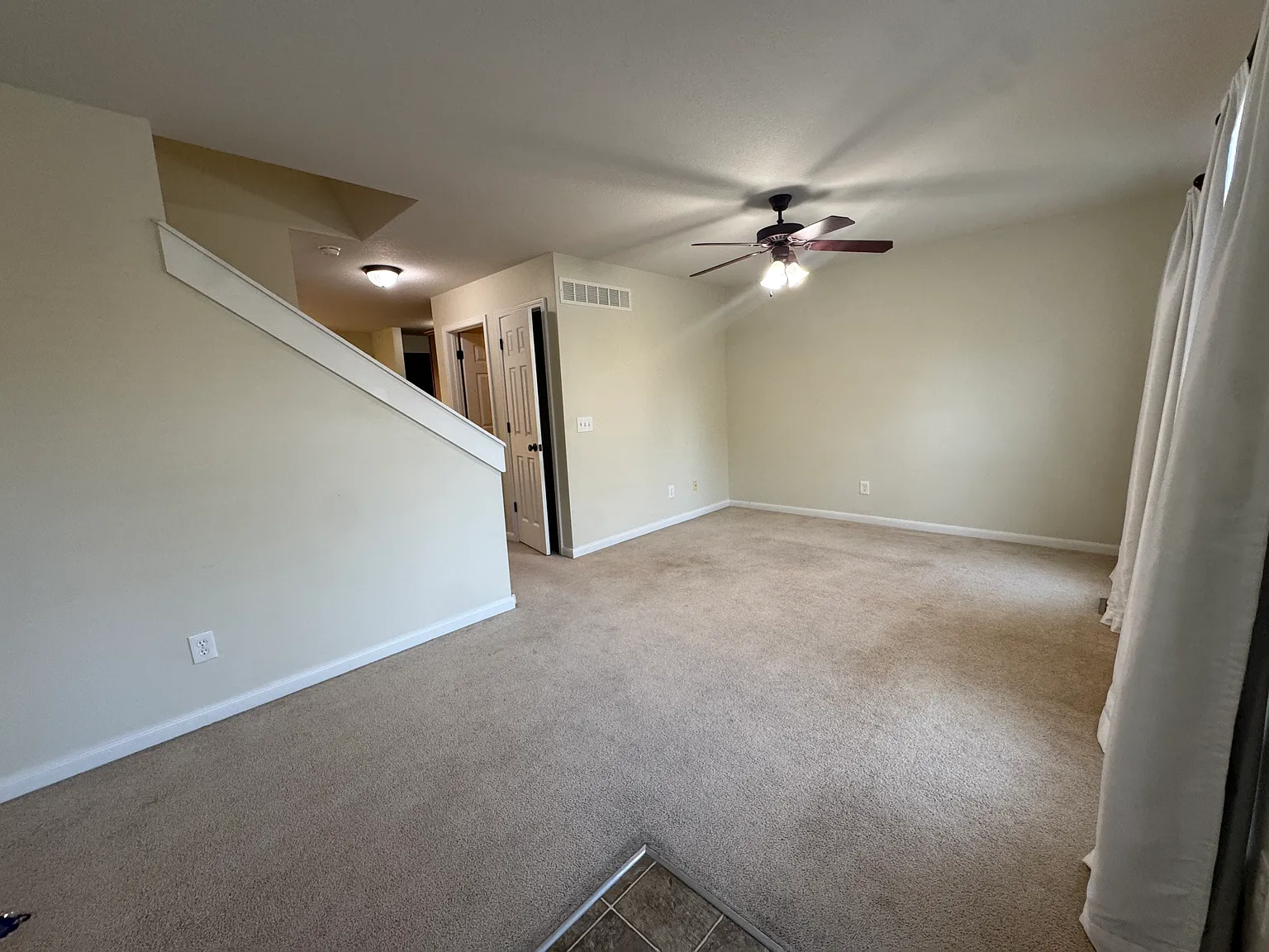 2 bed, 1.5 bath, 1147 sqft, $1,425 — Photo 3
