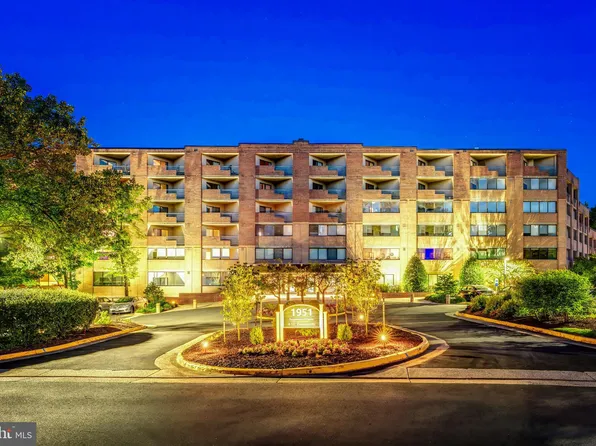 1951 Sagewood Ln APT 403, Reston, VA 20191