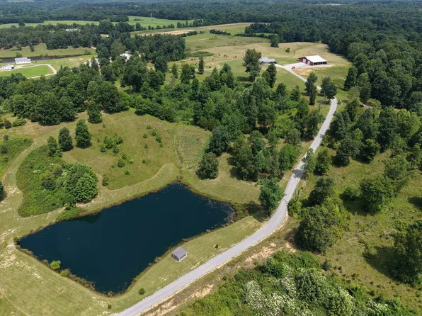 1104 Neafus Rd, Morgantown, KY 42261