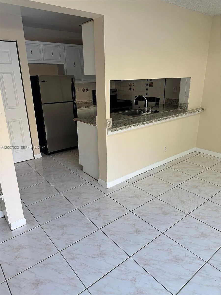 Building Photo - 5841 Blueberry Ct #77
