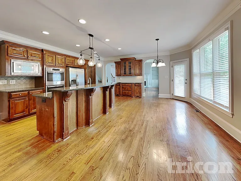 5840 Cool Springs Dr — Photo 6