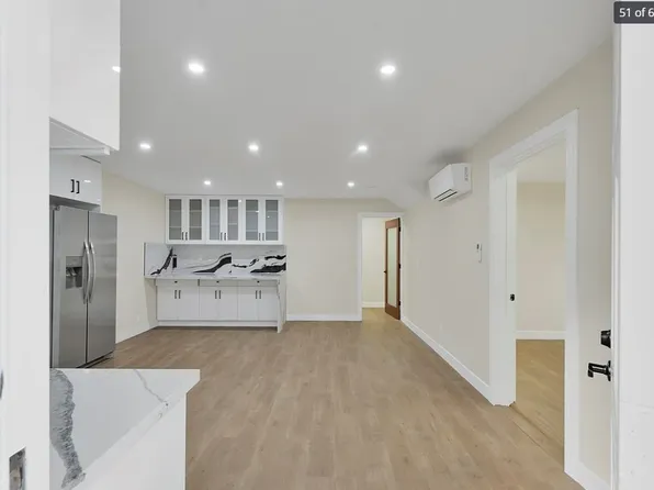 4532 Ensenada Dr, Woodland Hills, CA 91364