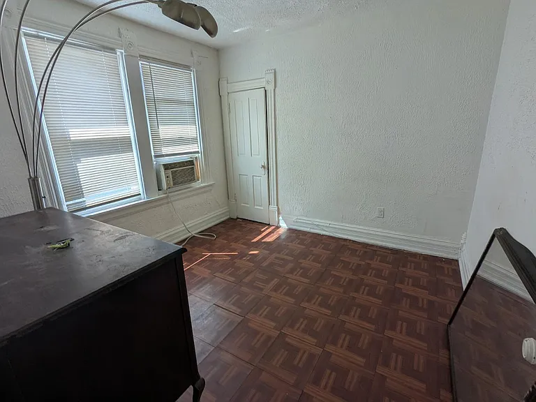 1048 Norwood Ave — Photo 6