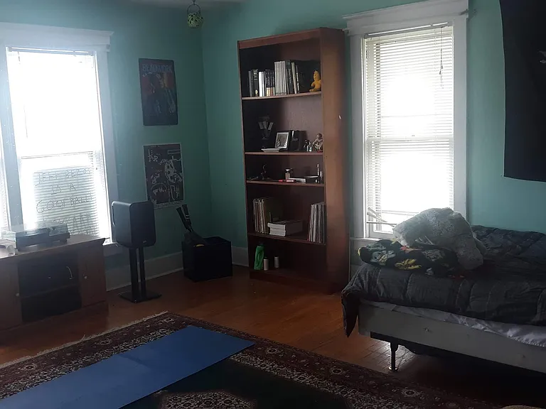 509 S Race St — Photo 5