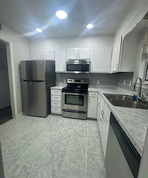734 Hedgelawn Way #A — Photo 8