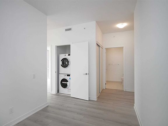 4th image of 1787 Saint Clair Ave W #702