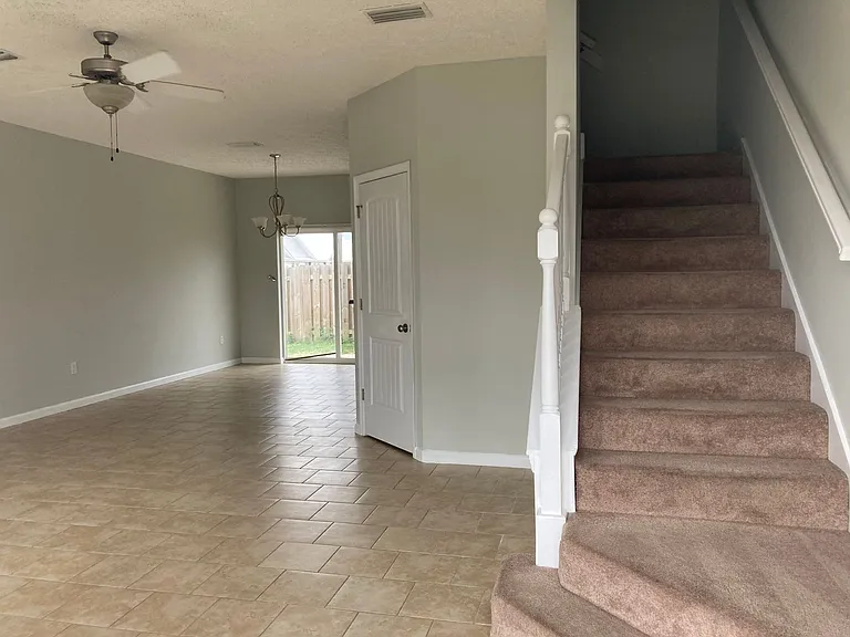 2601 Avondale Ct — Photo 22
