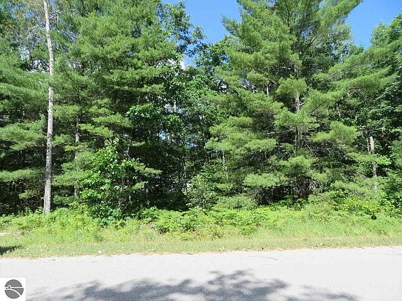 3rd image of 2139 Driftwood Ln NE
