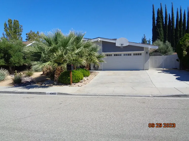 43662 21st St W — Photo 2