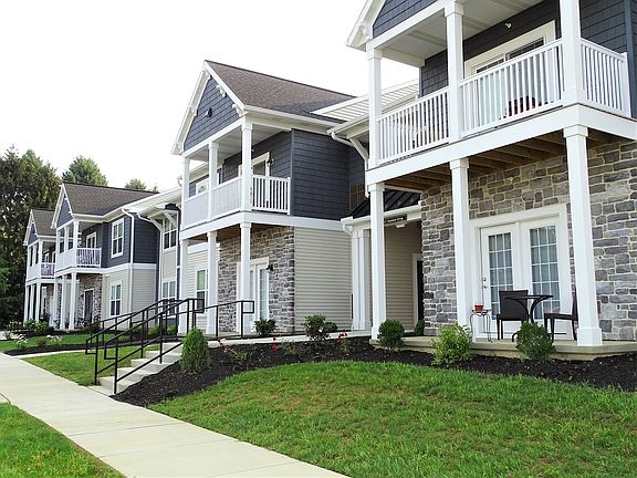 2nd image of 101 Madison Dr #207
