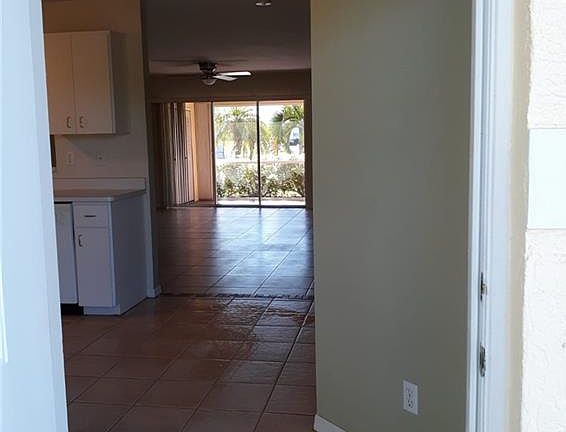 2nd image of 610/612 SE 8th St