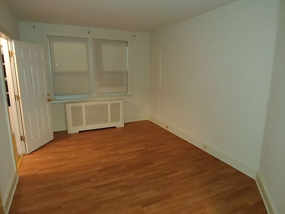 3rd image of 5915 N Mascher St Floor 1