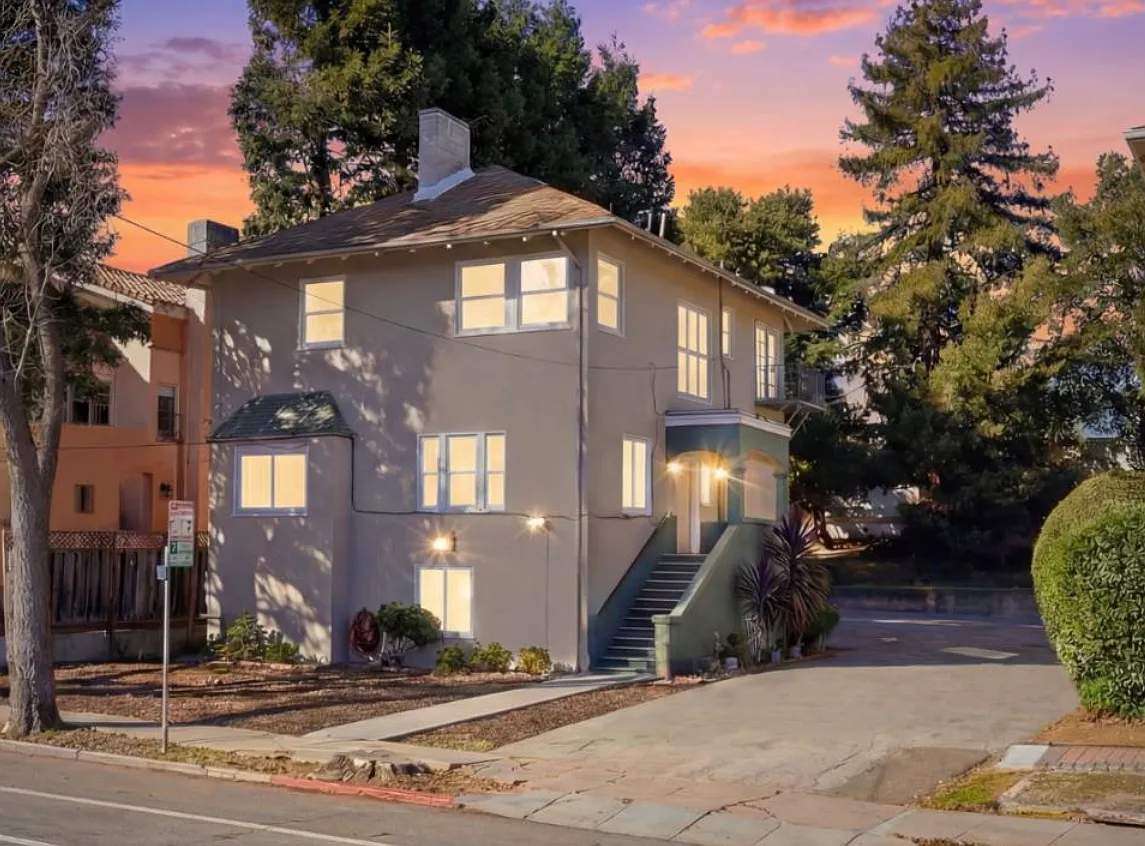 1 bed, $2,000 — Photo 1