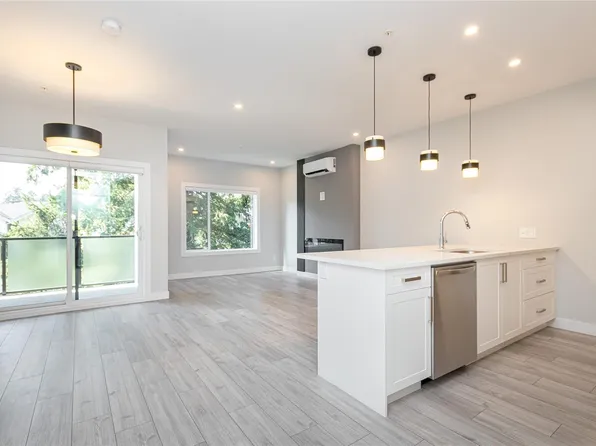 924 Jenkins Ave #305, Langford, BC V9B 2N7
