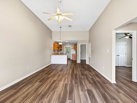 5th image of 15119 Deer Creek Dr Unit B