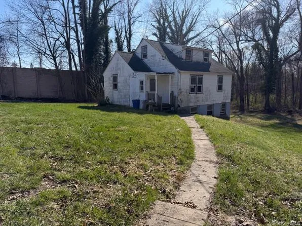 1075 Spillway Road, Shrub Oak, NY 10598